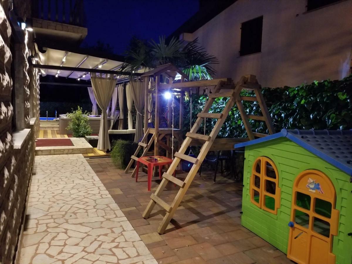 Villa Summer Dream With Heated Pool, Sauna And Jacuzzi Malinska Exterior foto
