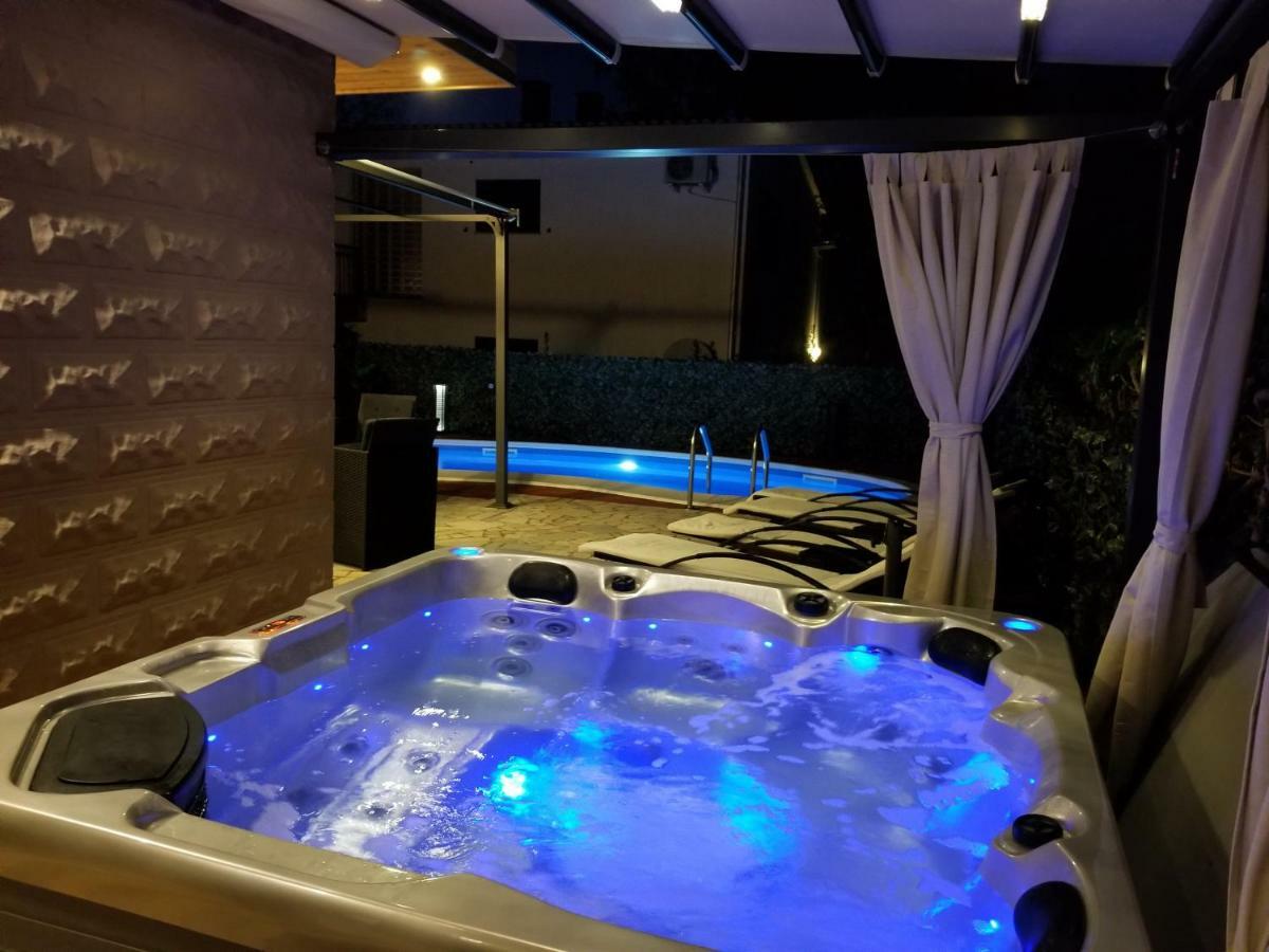 Villa Summer Dream With Heated Pool, Sauna And Jacuzzi Malinska Exterior foto
